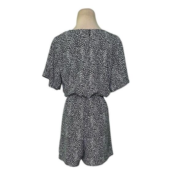 Umgee black white prim short sleeves romper size M - Picture 2 of 10